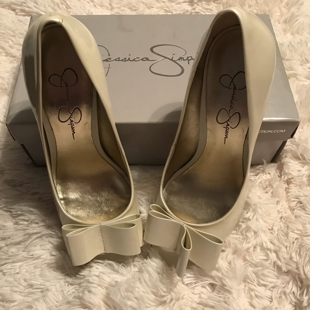 Jessica Simpson Pearlized Patent Kendale Pumps